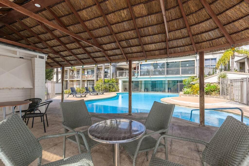 Oasis Mandurah Resort Exterior photo
